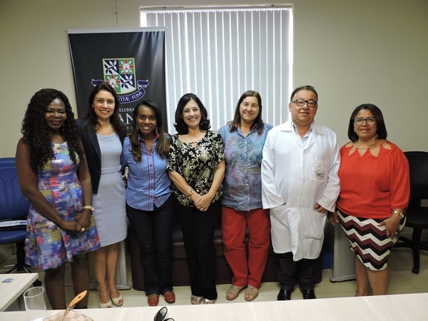 Maternidade Climério de Oliveira recebe visita da deputada Tia Eron